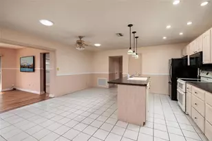 6822 21st St N, Saint Petersburg, FL 33702 - Photo 7