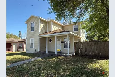 720 Newton Avenue S, Saint Petersburg, FL 33701 - Photo 1