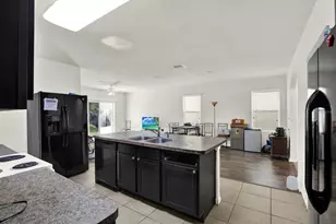 10219 Hawk Storm Ave, Tampa, FL 33610 - Photo 9