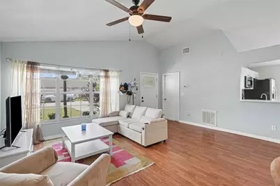 5214 Creekmore Lane, Tampa, FL 33624 - Photo 9