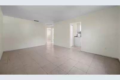 914 Lake Palms Drive, Largo, FL 33771 - Photo 9