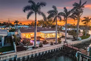 7991 1st Ave S, Saint Petersburg, FL 33707 - Photo 1