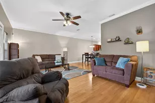 184 Valencia Cir, Saint Petersburg, FL 33716 - Photo 15