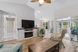 2035 E Del Webb Blvd, Sun City Center, FL 33573 - Photo 11