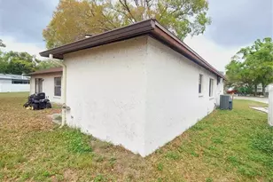 14902 Oldgate Pl, Tampa, FL 33624 - Photo 7