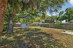 5627 Commonwealth Ave N, Saint Petersburg, FL 33703 - Photo 19