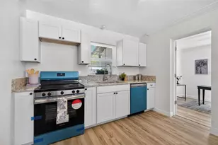 5627 Commonwealth Ave N, Saint Petersburg, FL 33703 - Photo 9