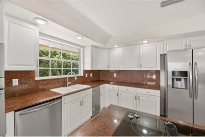 6107 Marbella Boulevard, Apollo Beach, FL 33572 - Photo 15