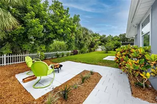 2597 Crescent Dr, Largo, FL 33770 - Photo 33