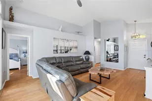 732 Lighthouse Dr, Tarpon Springs, FL 34689 - Photo 9