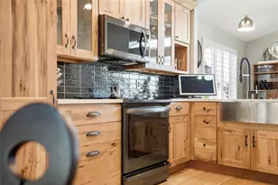 732 Lighthouse Dr, Tarpon Springs, FL 34689 - Photo 21