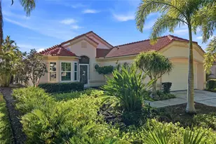 732 Lighthouse Dr, Tarpon Springs, FL 34689 - Photo 3