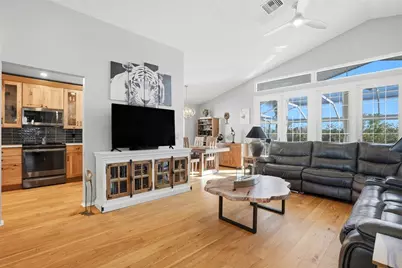 732 Lighthouse Drive, Tarpon Springs, FL 34689 - Photo 5