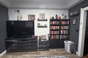 1165 Port Ct, Spring Hill, FL 34606 - Photo 7