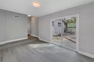 4027 7th St S, Saint Petersburg, FL 33705 - Photo 17