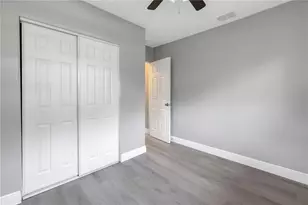 4027 7th St S, Saint Petersburg, FL 33705 - Photo 13