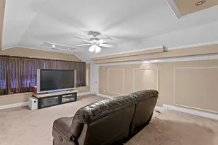 13548 Lake Magdalene Dr, Tampa, FL 33613 - Photo 39