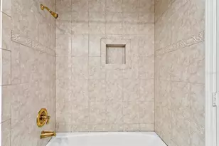 13548 Lake Magdalene Dr, Tampa, FL 33613 - Photo 31