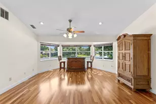 13548 Lake Magdalene Dr, Tampa, FL 33613 - Photo 9