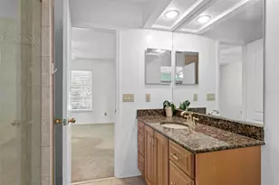 13548 Lake Magdalene Dr, Tampa, FL 33613 - Photo 27