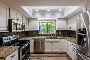 601 Colebrook Ct, Lutz, FL 33548 - Photo 13