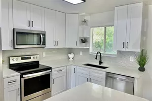 4705 Robin Dr, Saint Cloud, FL 34772 - Photo 5