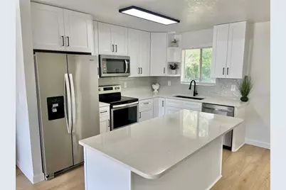 4705 Robin Drive, Saint Cloud, FL 34772 - Photo 3