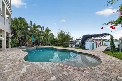13 Treasure Ln, Treasure Island, FL 33706 - Photo 9