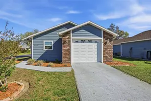 37443 Redberry Ct, Zephyrhills, FL 33542 - Photo 3