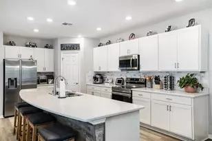 6518 Pebblebrooke Dr, Zephyrhills, FL 33541 - Photo 9