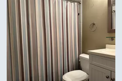 209 NE Lincoln Circle N #406, Saint Petersburg, FL 33702 - Photo 11