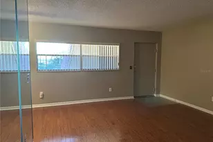 209 NE Lincoln Circle N, Saint Petersburg, FL 33702 - Photo 3