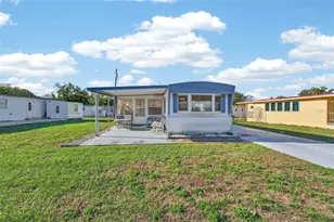 39136 Flora Ave, Zephyrhills, FL 33542 - Photo 3