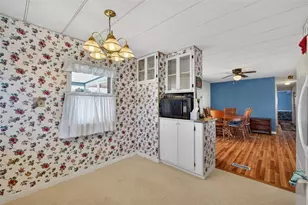 39136 Flora Ave, Zephyrhills, FL 33542 - Photo 17