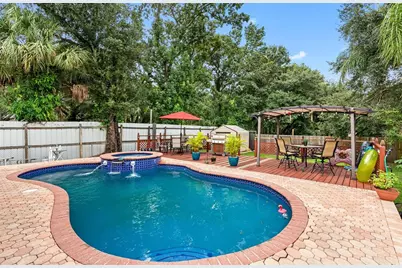 10407 N Woodmere Road, Tampa, FL 33617 - Photo 7