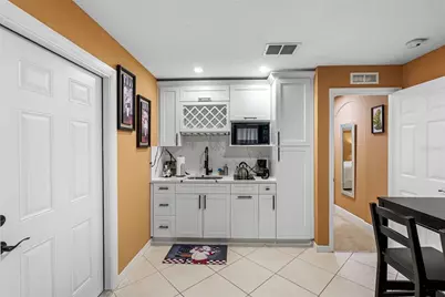 10407 N Woodmere Road, Tampa, FL 33617 - Photo 43