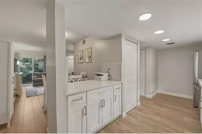 7912 Cedar Drive #7912, Temple Terrace, FL 33637 - Photo 5