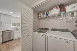 7912 Cedar Dr, Temple Terrace, FL 33637 - Photo 9