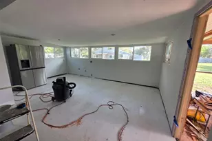 37414 Northside Dr, Zephyrhills, FL 33541 - Photo 11