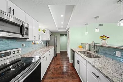 8606 Palm Lane #116, Temple Terrace, FL 33637 - Photo 7