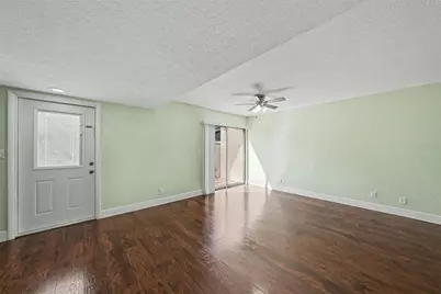 8606 Palm Lane #116, Temple Terrace, FL 33637 - Photo 3
