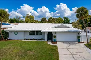 13879 Kimberly Dr, Largo, FL 33774 - Photo 1