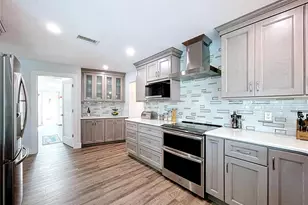 13879 Kimberly Dr, Largo, FL 33774 - Photo 5