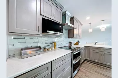 13879 Kimberly Drive, Largo, FL 33774 - Photo 9