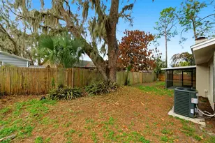 727 Isleton Dr, Brandon, FL 33511 - Photo 3