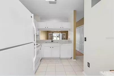 2411 Lake Woodberry Circle, Brandon, FL 33510 - Photo 15