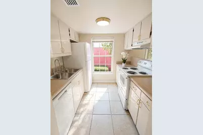 1044 82nd Terrace N #1044C, Saint Petersburg, FL 33702 - Photo 9