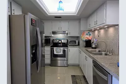 285 107th Avenue #505, Treasure Island, FL 33706 - Photo 11