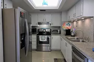 285 107th Ave, Treasure Island, FL 33706 - Photo 11