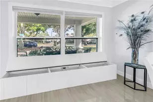 2898 56th Ln N, Saint Petersburg, FL 33710 - Photo 9